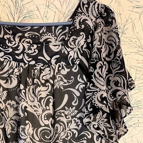 Apt. 9 black and white blouse size 2x - Picture 3 of 5